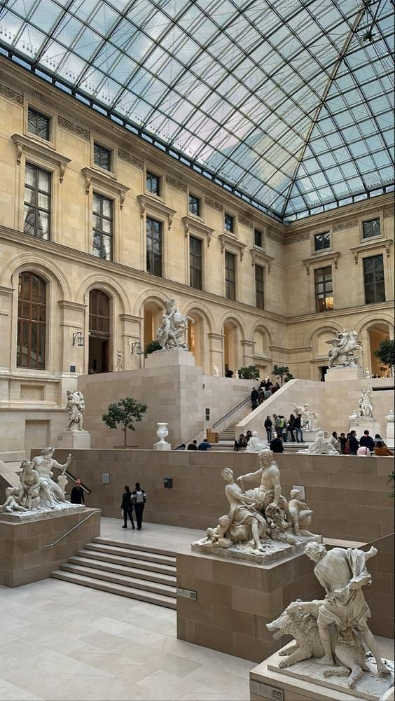 7-Day Romantic Tour for Two in Paris